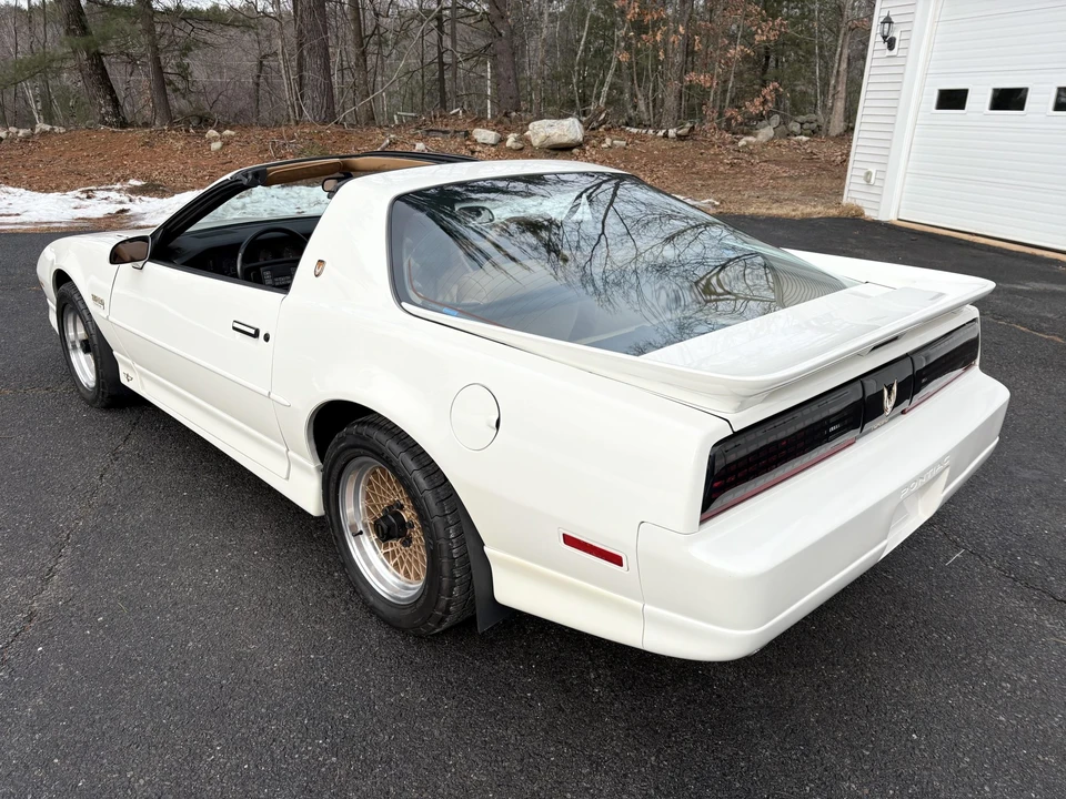 1989 Pontiac Firebird Trans Am 3rd Gen - Image 23 of 31