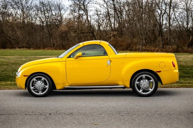 2004 Chevrolet SSR - Image 3 of 7