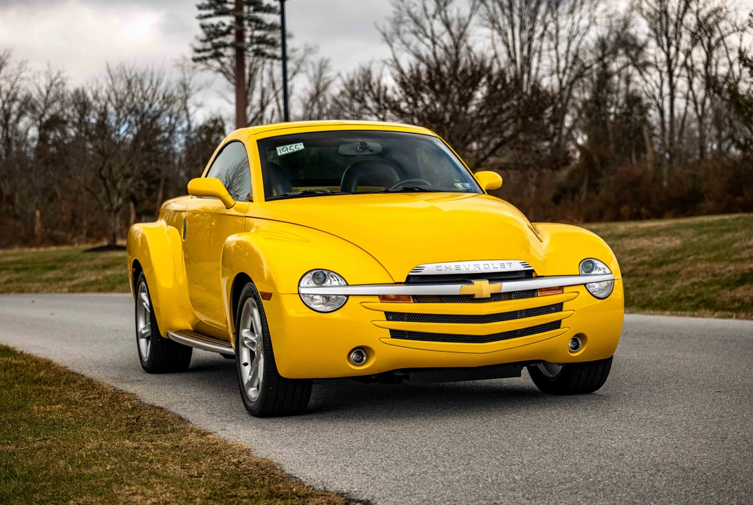 2004 Chevrolet SSR - Image 15 of 31