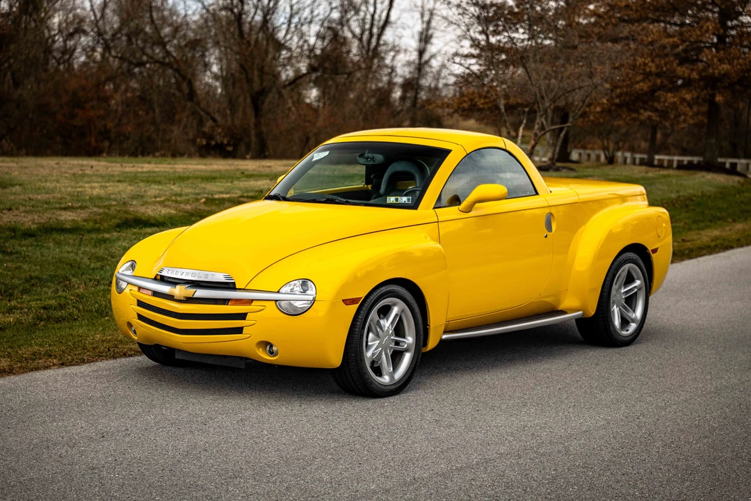 2004 Chevrolet SSR - Image 10 of 31
