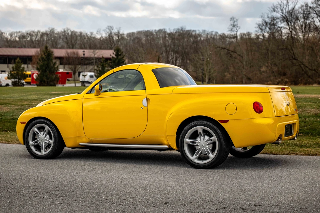 2004 Chevrolet SSR - Image 25 of 31