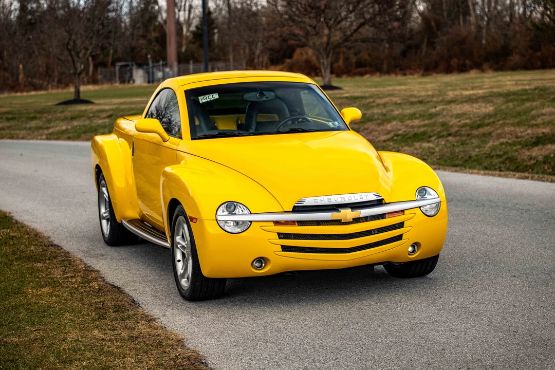 2004 Chevrolet SSR - Image 14 of 31