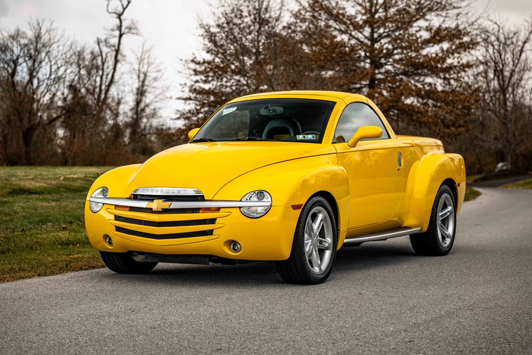 2004 Chevrolet SSR - Image 12 of 31