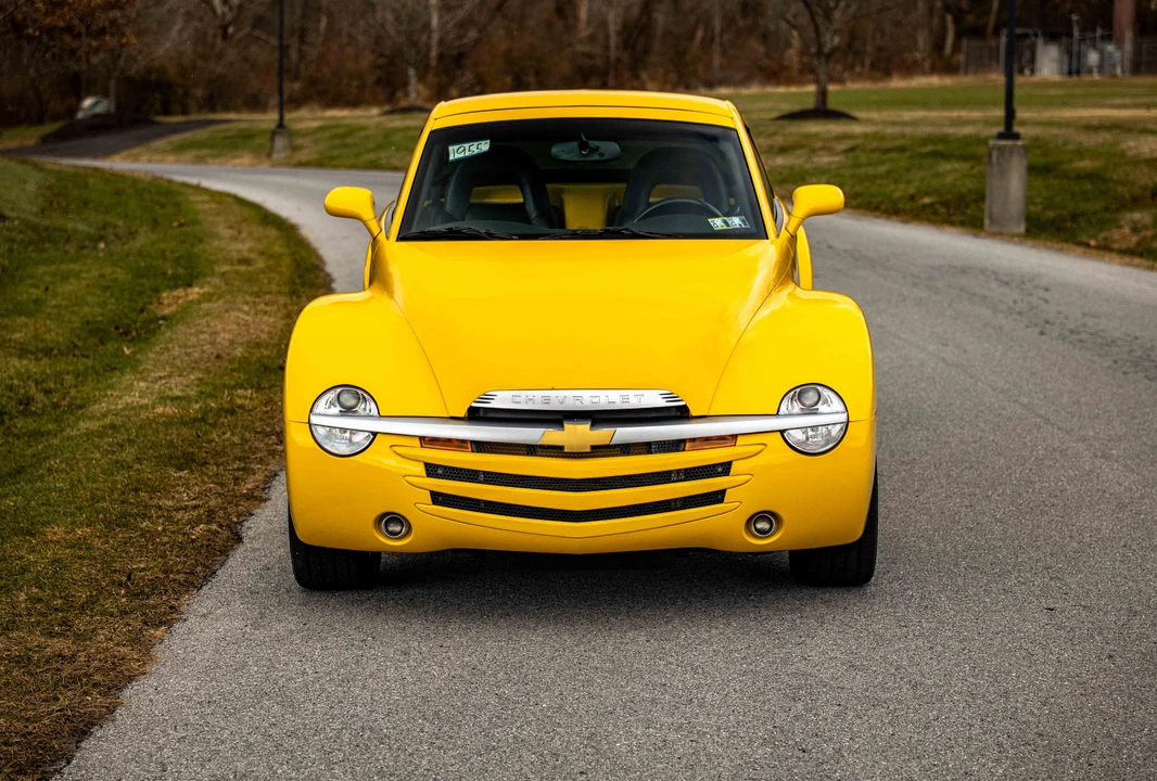 2004 Chevrolet SSR - Image 13 of 31