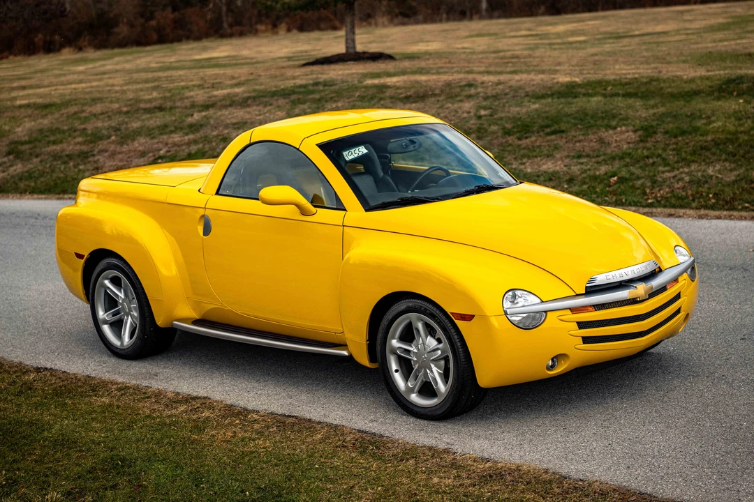 2004 Chevrolet SSR - Image 16 of 31
