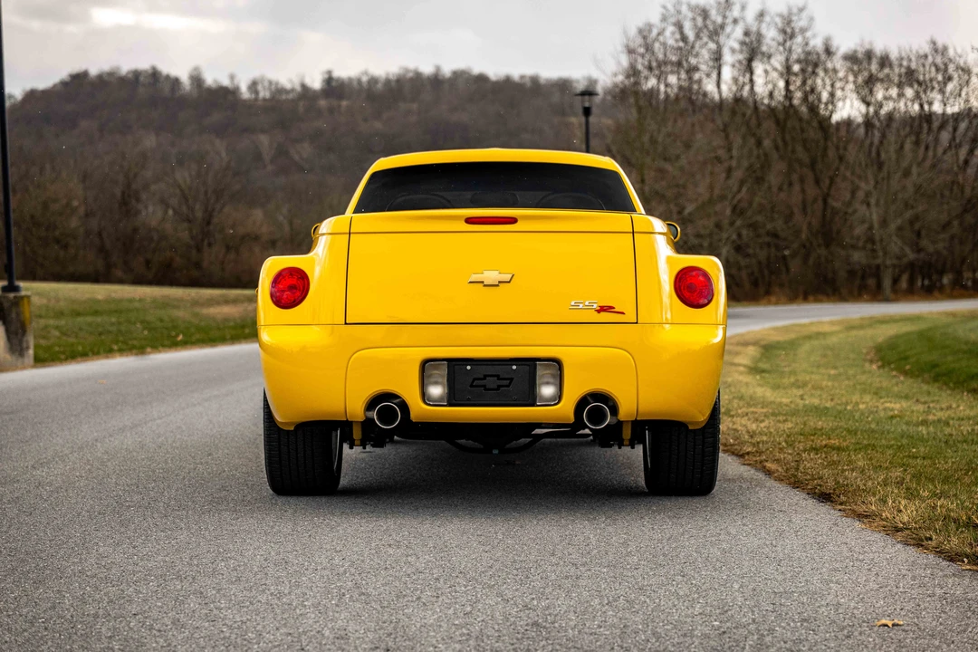 2004 Chevrolet SSR - Image 5 of 31