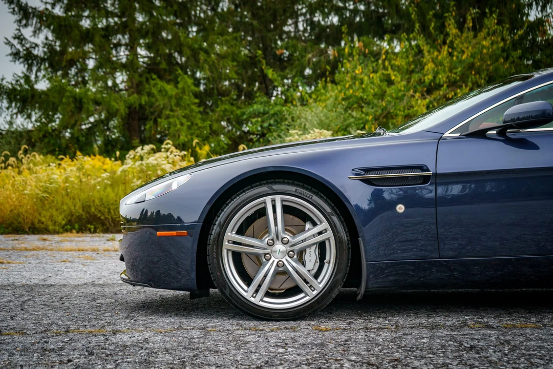 2009 Aston Martin V8 Vantage (2006-2017) - Image 25 of 31
