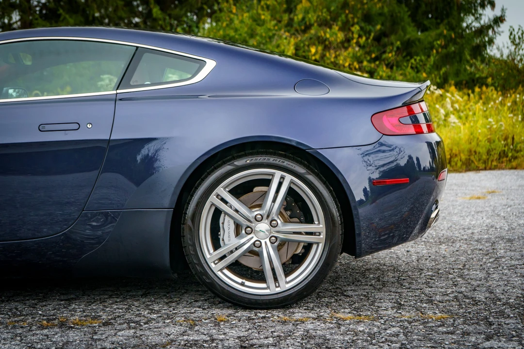 2009 Aston Martin V8 Vantage (2006-2017) - Image 30 of 31