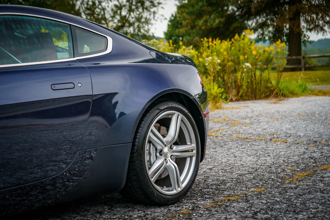 2009 Aston Martin V8 Vantage (2006-2017) - Image 29 of 31