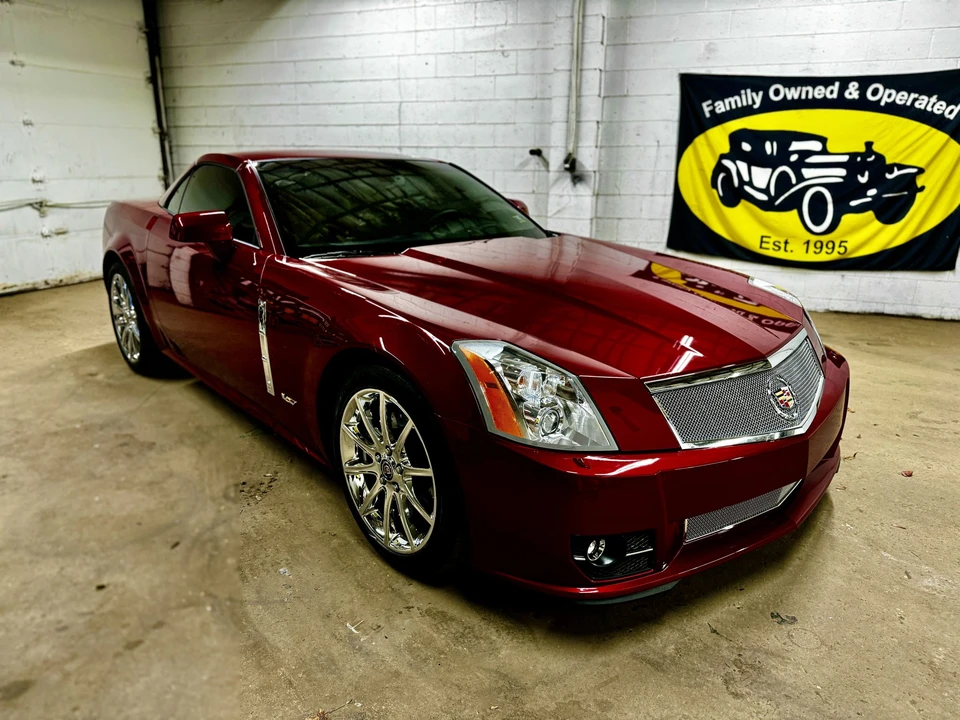 2009 Cadillac XLR-V - Image 18 of 31