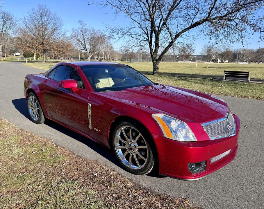 2009 Cadillac XLR-V - Image 11 of 31