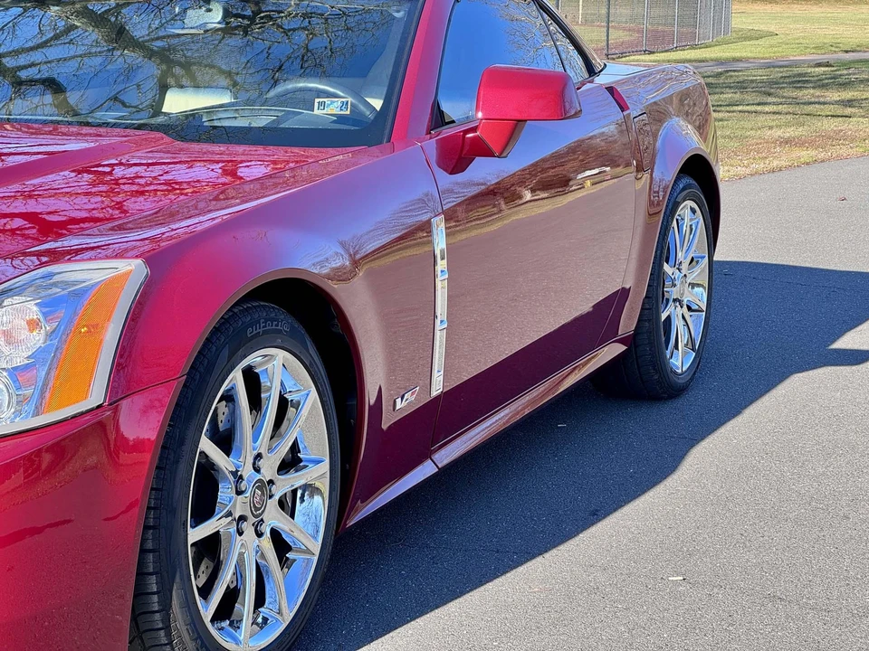 2009 Cadillac XLR-V - Image 27 of 31