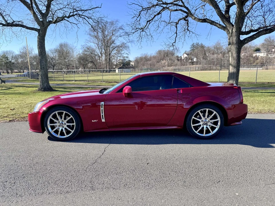 2009 Cadillac XLR-V - Image 4 of 31