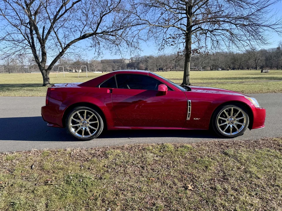2009 Cadillac XLR-V - Image 9 of 31