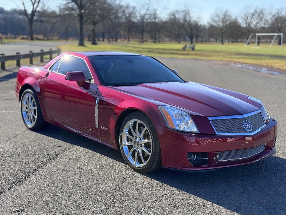 2009 Cadillac XLR-V - Image 10 of 31