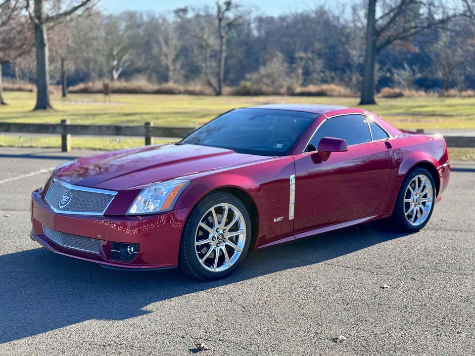 2009 Cadillac XLR-V - Image 3 of 31