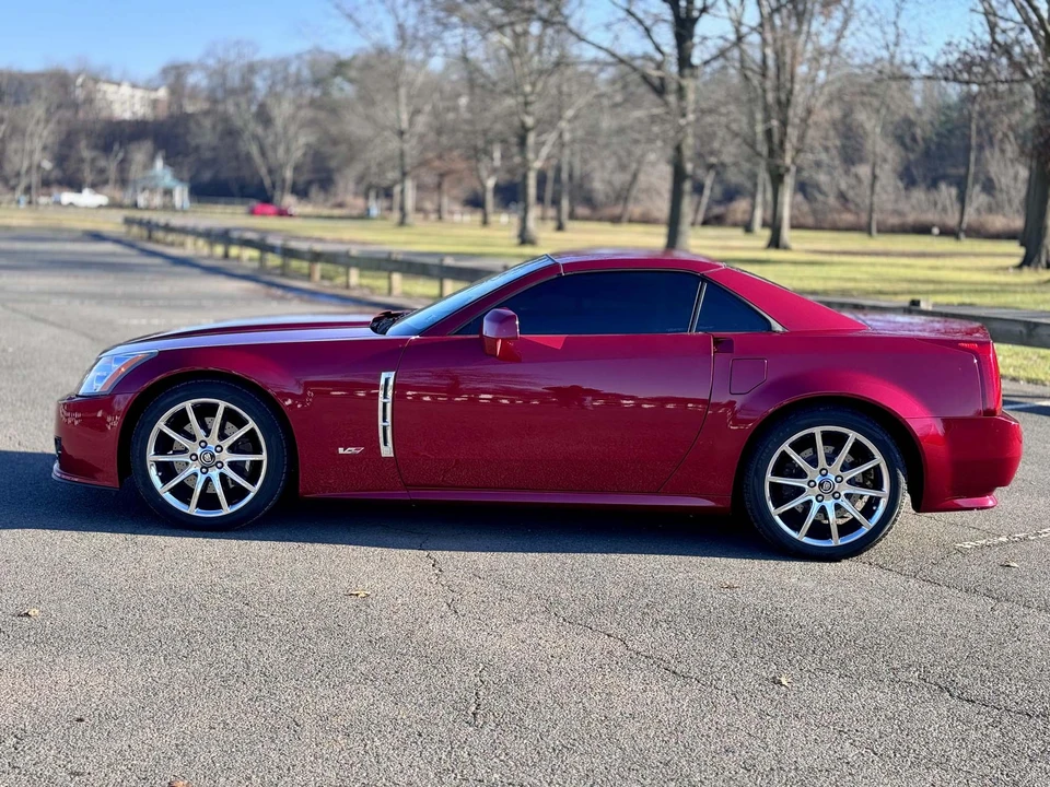 2009 Cadillac XLR-V - Image 5 of 31