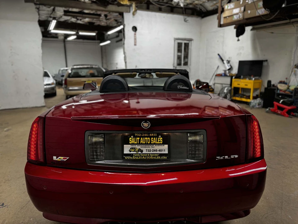 2009 Cadillac XLR-V - Image 22 of 31