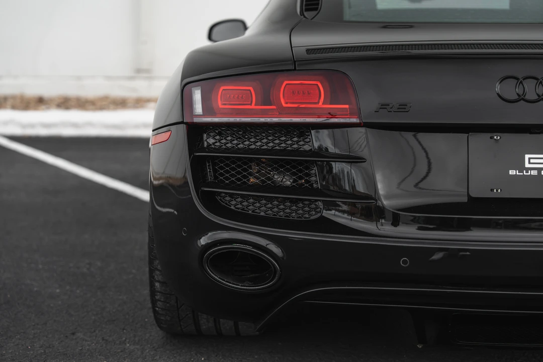 2010 Audi 42 R8 - Image 30 of 31
