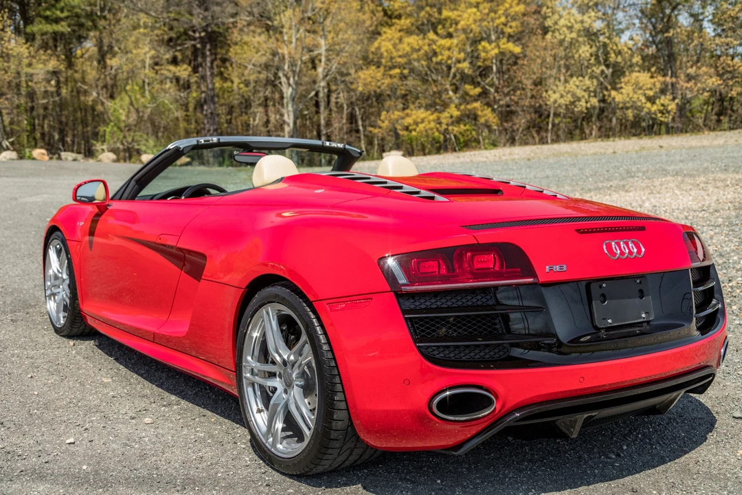 2011 Audi 42 R8 - Image 8 of 31