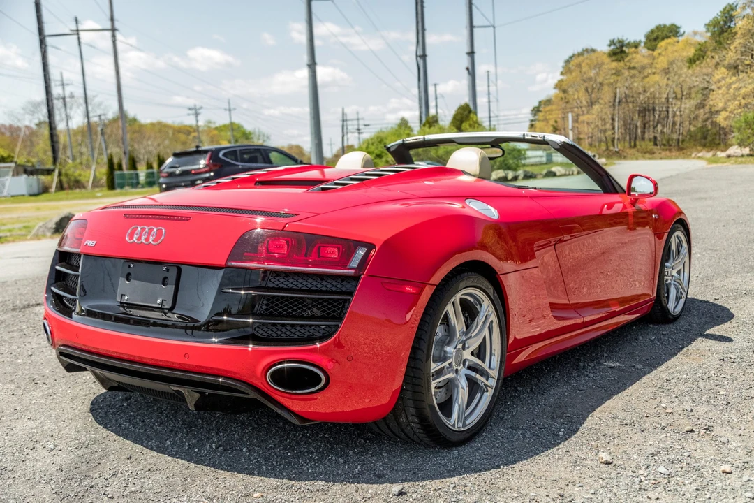 2011 Audi 42 R8 - Image 6 of 31