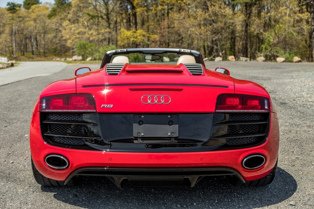 2011 Audi 42 R8 - Image 7 of 31