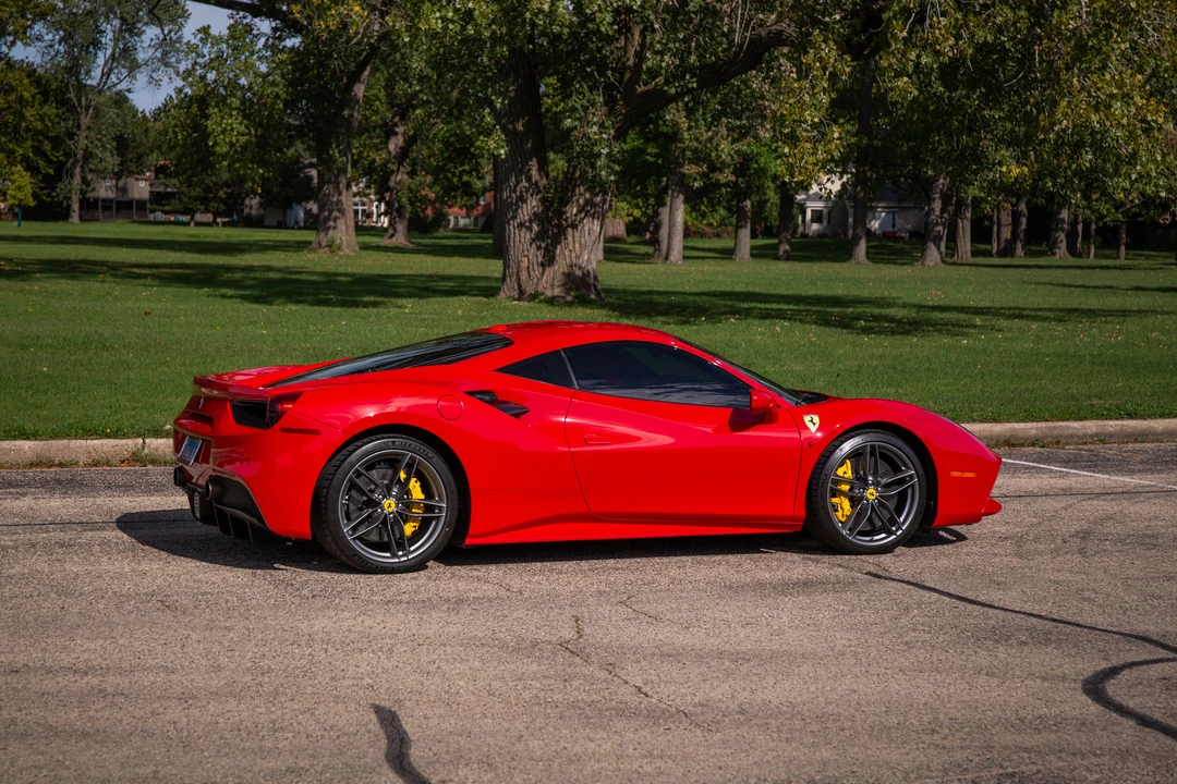 2016 Ferrari 488 GTB - Image 11 of 31