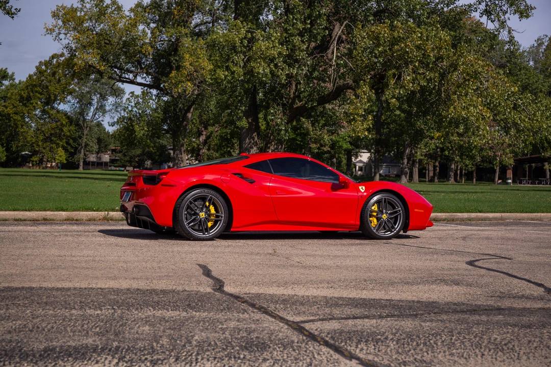 2016 Ferrari 488 GTB - Image 10 of 31