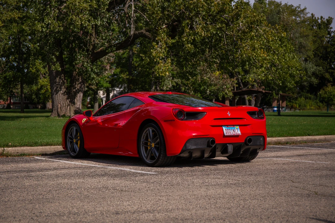 2016 Ferrari 488 GTB - Image 17 of 31