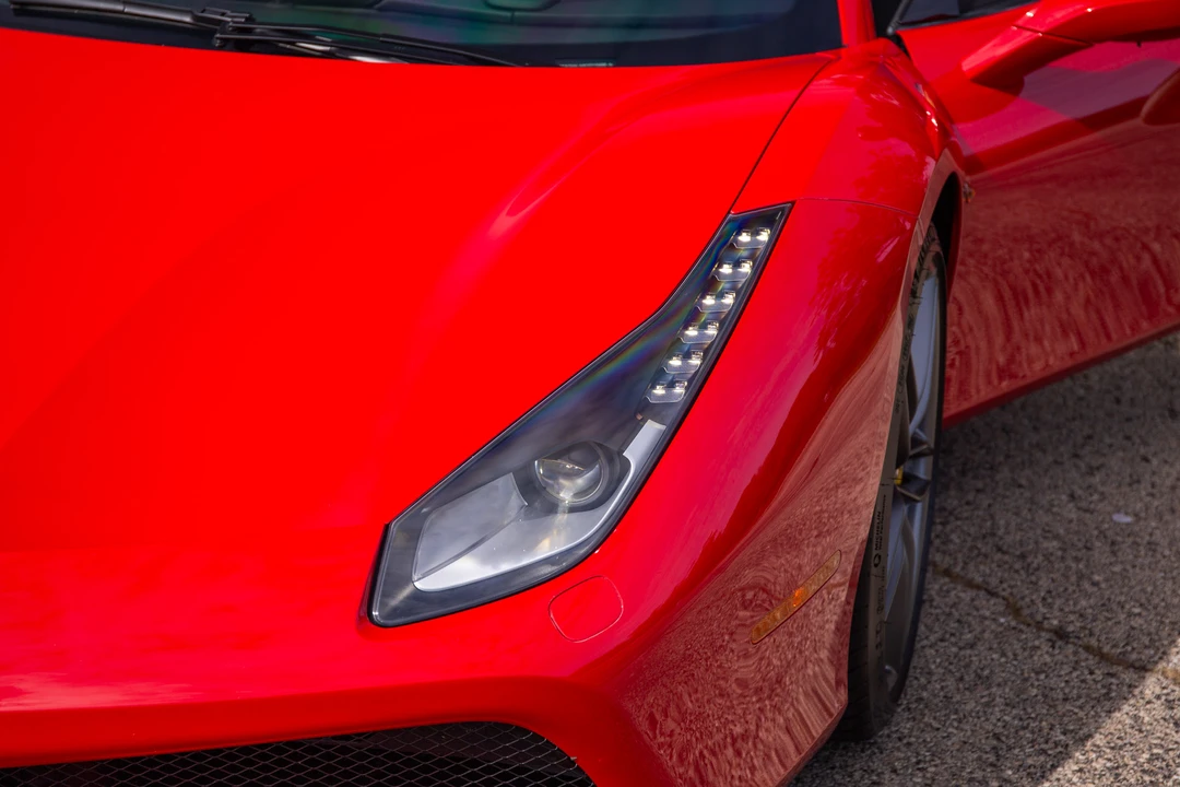 2016 Ferrari 488 GTB - Image 25 of 31