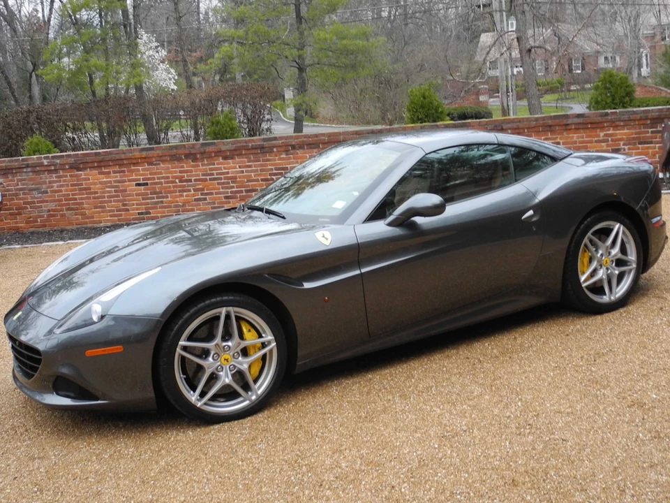 2016 Ferrari California T - Image 4 of 31