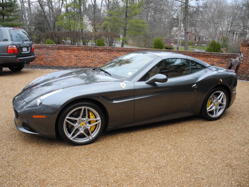2016 Ferrari California T - Image 5 of 31