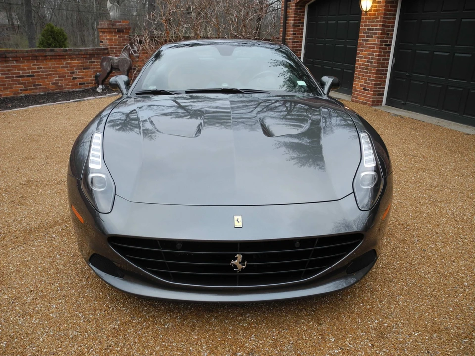 2016 Ferrari California T - Image 17 of 31