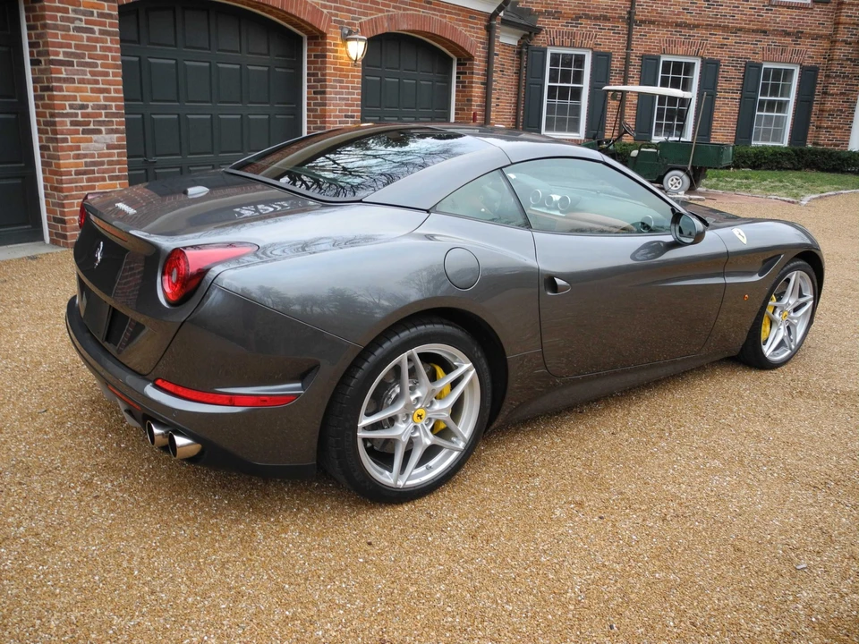 2016 Ferrari California T - Image 11 of 31