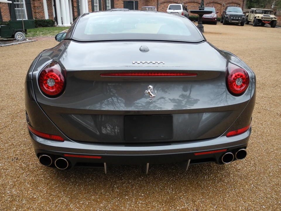 2016 Ferrari California T - Image 9 of 31