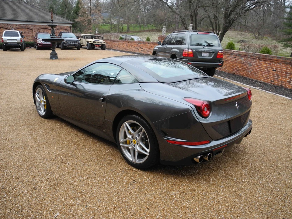 2016 Ferrari California T - Image 6 of 31
