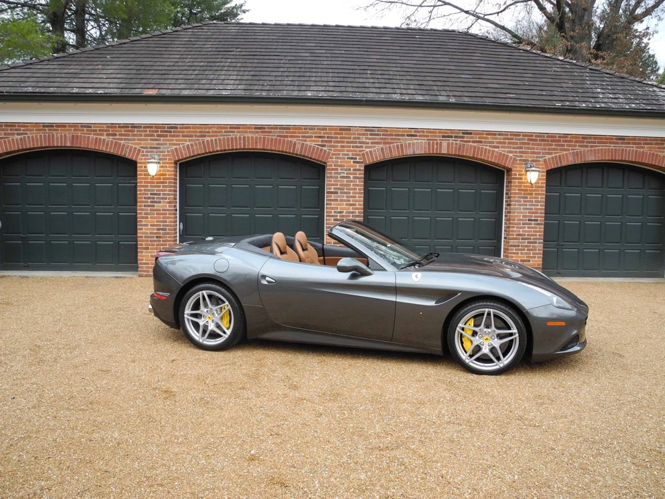 2016 Ferrari California T - Image 24 of 31