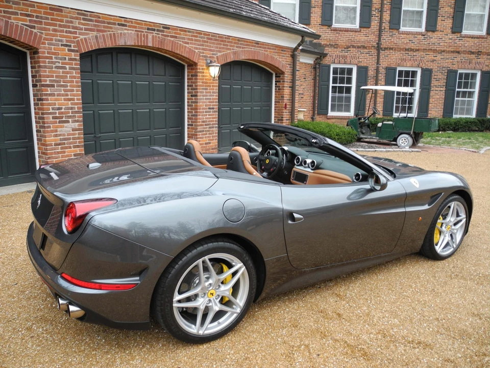 2016 Ferrari California T - Image 22 of 31