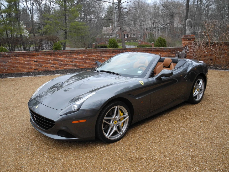 2016 Ferrari California T - Image 19 of 31