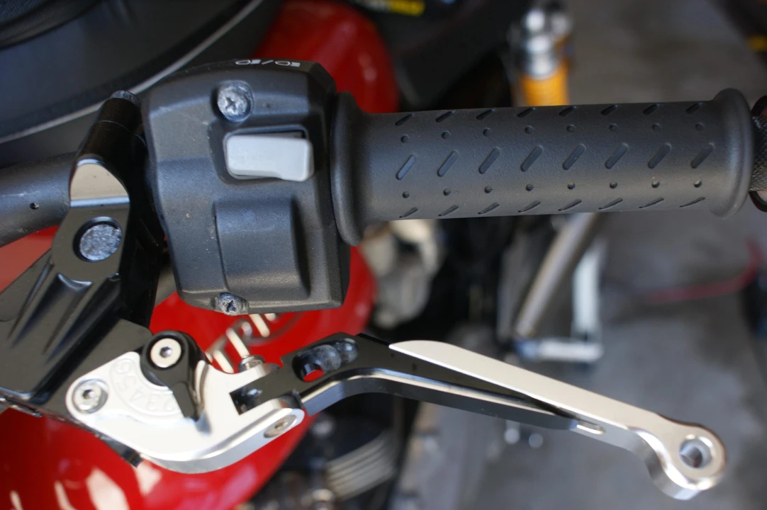 2016 Triumph Thruxton - Image 24 of 31