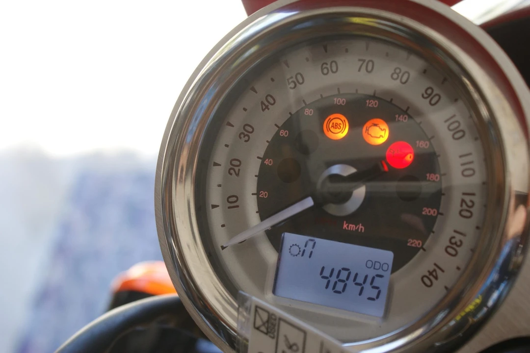 2016 Triumph Thruxton - Image 26 of 31
