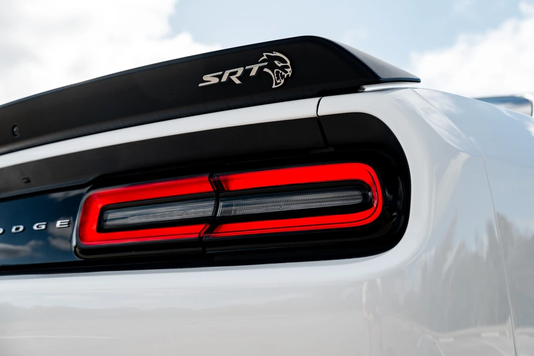 2017 Dodge Challenger SRT Hellcat 3rd Gen - Image 26 of 31