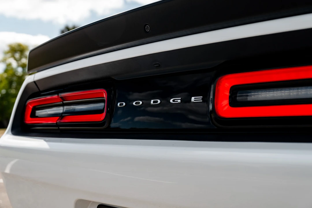 2017 Dodge Challenger SRT Hellcat 3rd Gen - Image 24 of 31