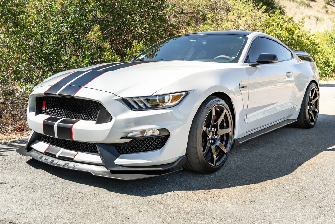 2017 Ford S550 Shelby Mustang GT350R - Image 1 of 31