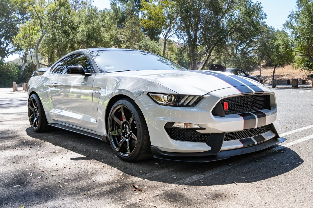 2017 Ford S550 Shelby Mustang GT350R - Image 2 of 31