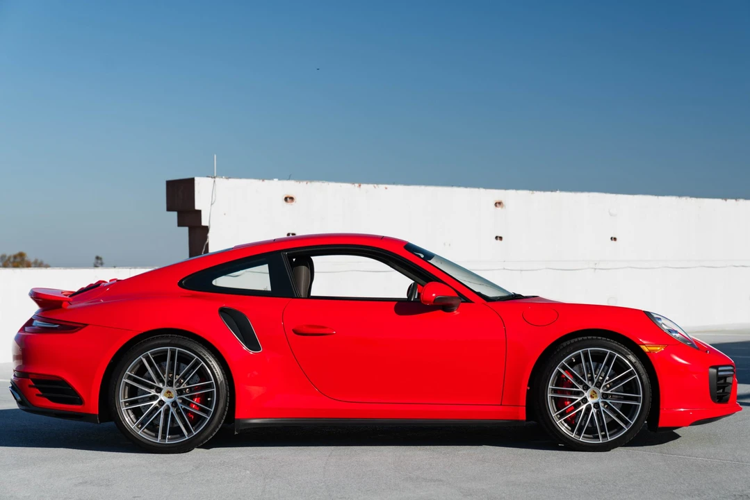 2017 Porsche 991 Turbo - Image 6 of 31