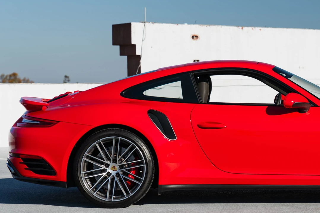 2017 Porsche 991 Turbo - Image 16 of 31