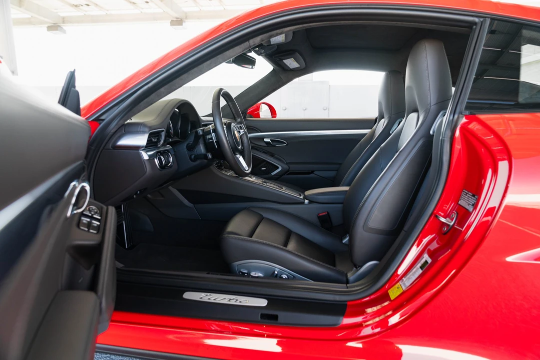 2017 Porsche 991 Turbo - Image 24 of 31