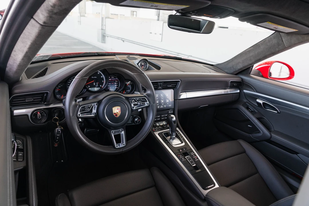 2017 Porsche 991 Turbo - Image 27 of 31