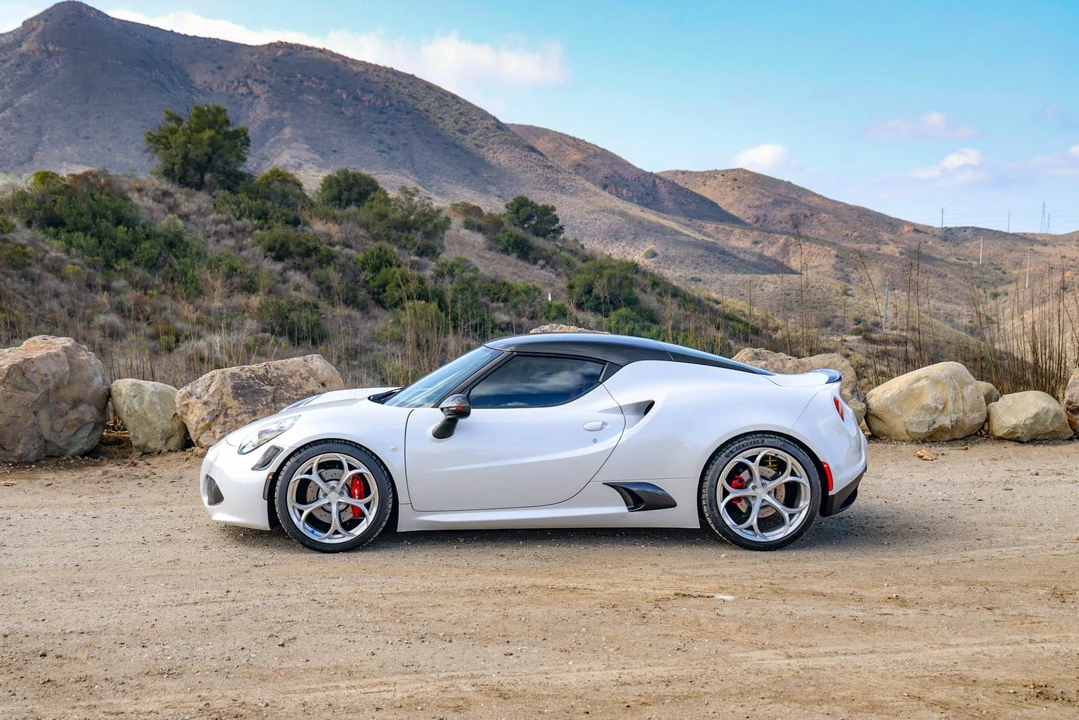 2018 Alfa Romeo 4C Coupe - Image 28 of 31